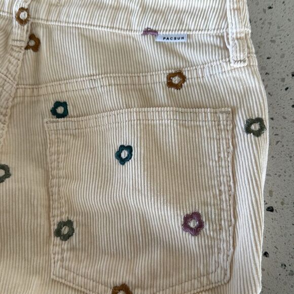 PACSUN Cream Floral Embroidered Corduroy Mom Jeans Size 26 Classic High Rise NWT - Picture 13 of 15